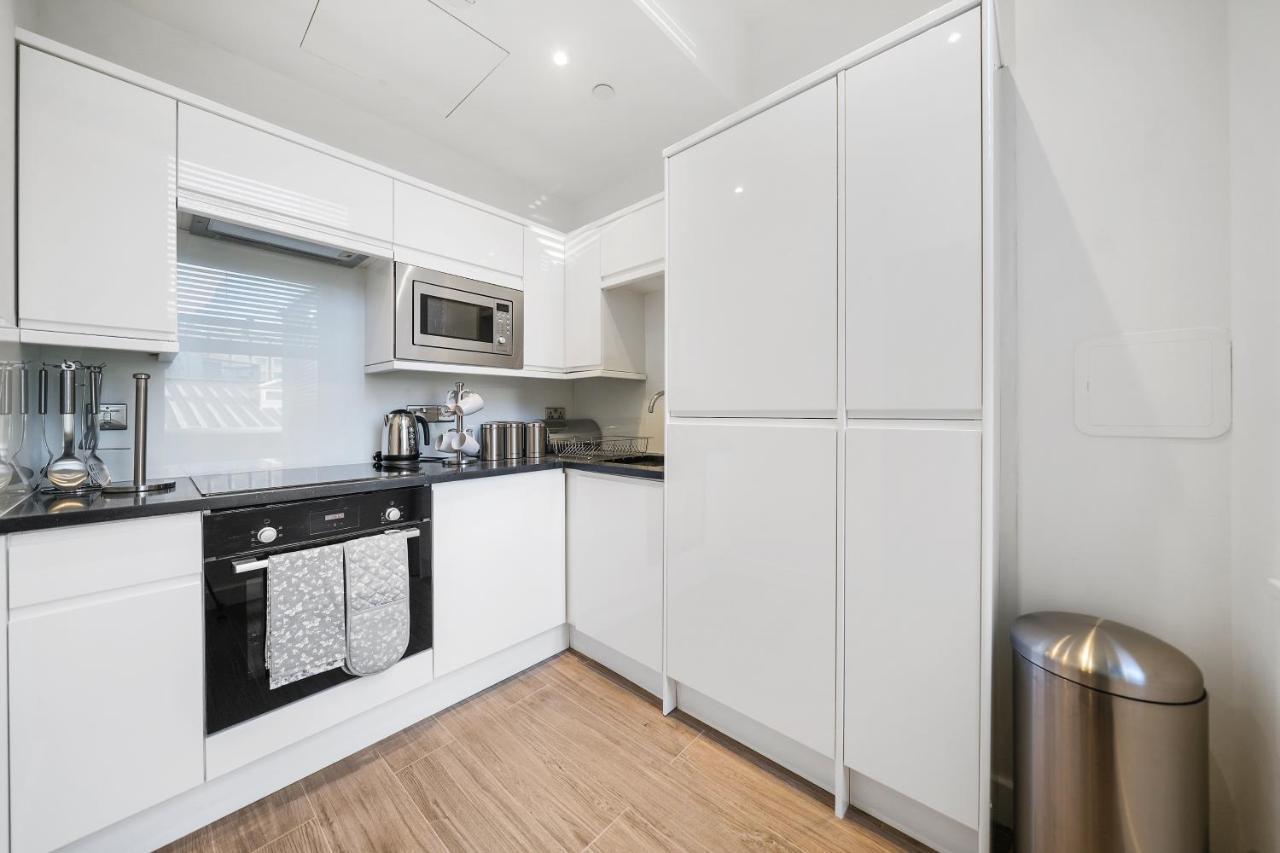City Prime Apartments Londres Exterior foto A typical kitchen in a serviced apartment