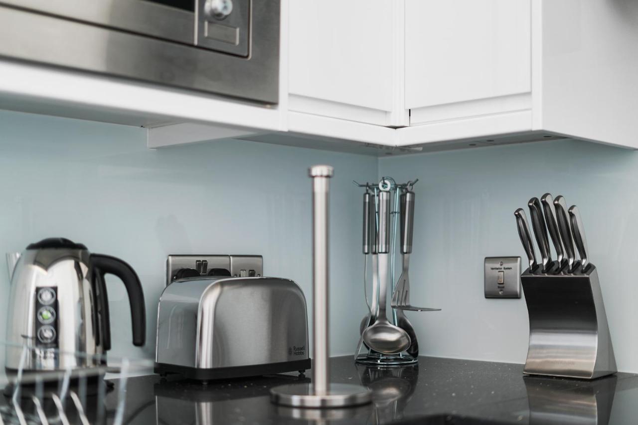 City Prime Apartments Londres Exterior foto A vertical paper towel holder